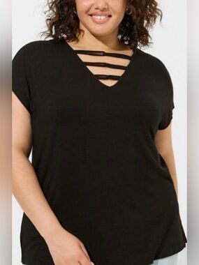 Torrid Suoer Soft Strappy Tee Size 2 (18/20)